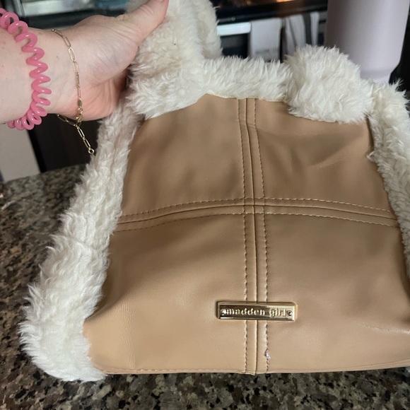 Madden Girl Sherpa Purse NWT - Picture 4 of 5